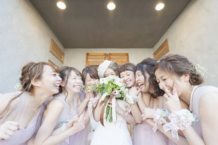 結婚式で重要な役悪のブライズメイド