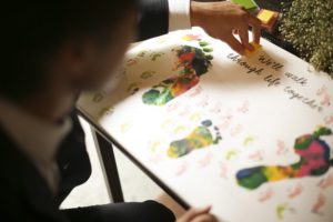 手作りの結婚証明書はゲストみんなにスタンプでオリジナルアイテムになりました
