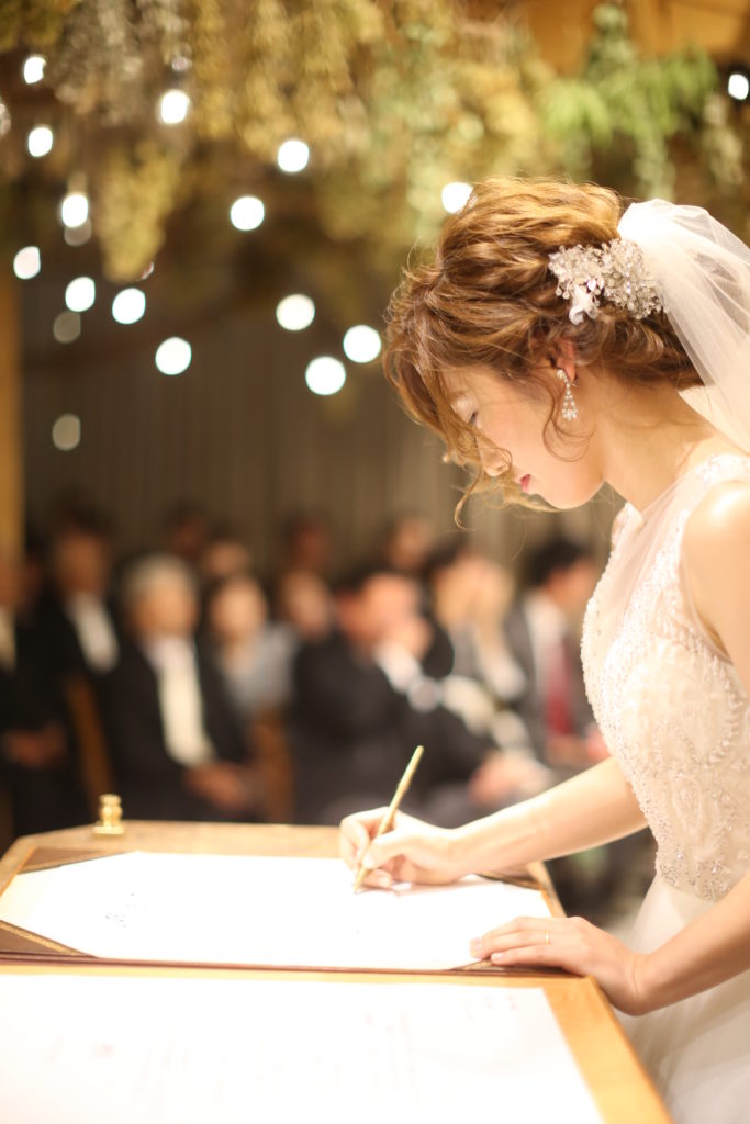 香川県高松市の結婚式場リュバンのビジューを使用したへアレンジ